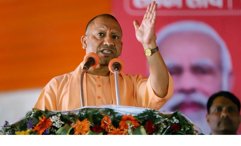 सीएम योगी का छात्रवृत्ति अंतरण कार्यक्रम में संबोधन, DBT से वंचित वर्ग को मिलेगा आर्थिक सहारा