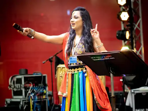 हापुड़ की नूपुर का अमेरिका में जलवाडांडिया कर पेश की हिंदुस्तान की संस्कृति अतिथियों ने किया उत्साह वर्धन