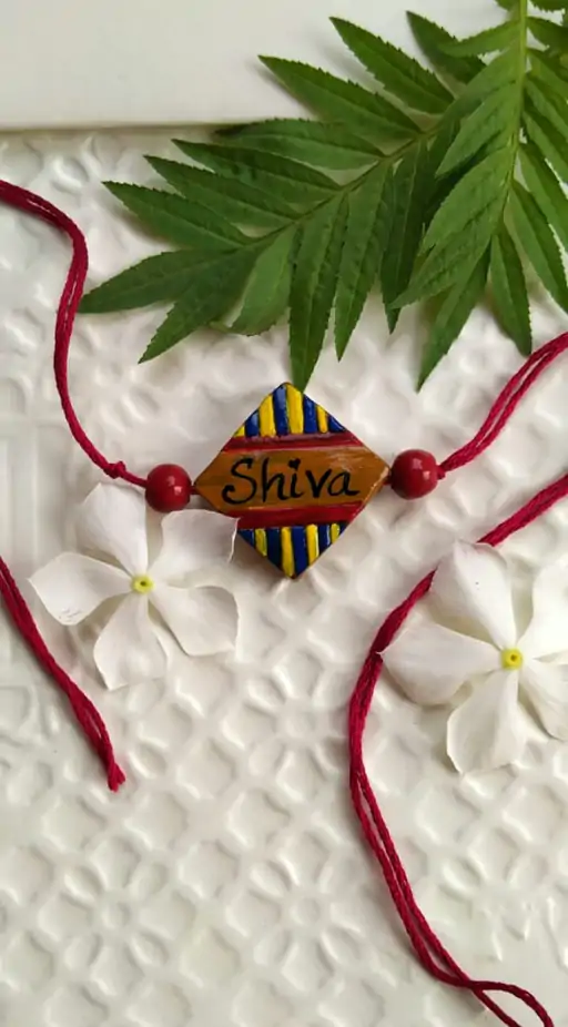 रक्षाबंधन में भाईयों की कलाई पर सजेगी टेराकोटा की राखियां