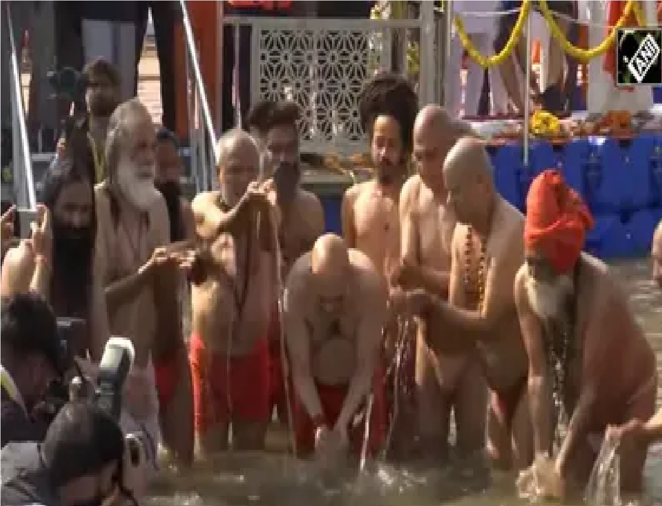 प्रयागराज महाकुंभ: गृह मंत्री अमित शाह ने संगम में लगाई पवित्र डुबकी, साथ रहे सीएम योगी