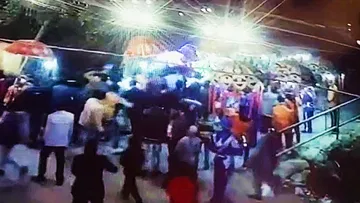 दूल्हा समेत नाले में गिरी बग्गी, घोड़े की मौत
