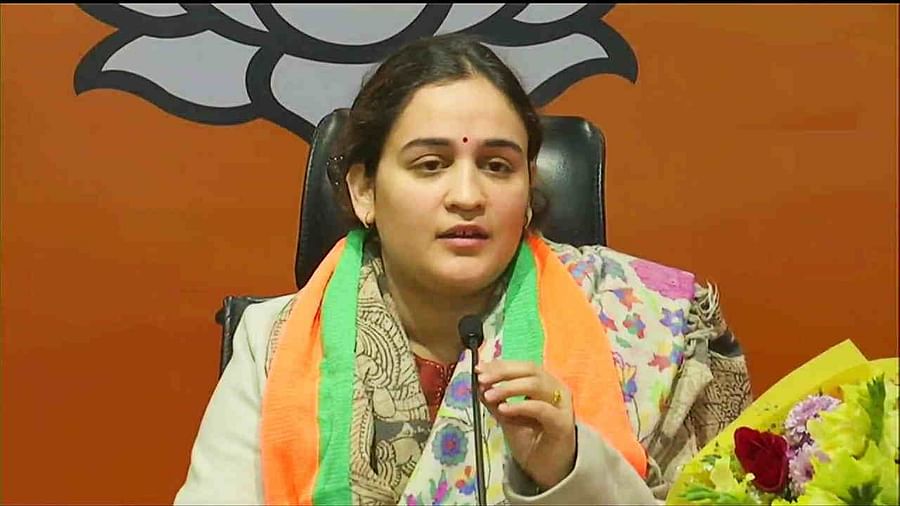 बीजेपी में अपर्णा यादव की एंट्री के बाद कैंट बनी हॉट सीट रीता बहुगुणा बेटे तो संयुक्ता भाटिया बहू के लिए कर रही हैं लॉबिंग