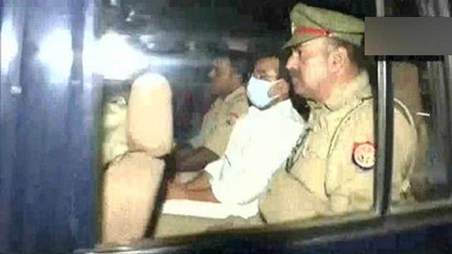 मुख्य आरोपी आशीष मिश्रा की पुलिस कस्टडी पर SIT टीम की अहम मीटिंग जारी, कोर्ट में सुनवाई आज