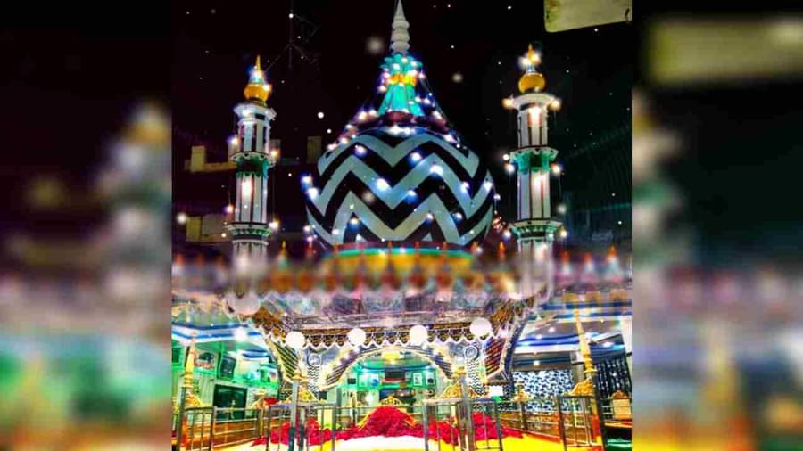 फिल्म द कश्मीर फाइल्स को लेकर बरेली में बवाल दरगाह आला हजरत से उठी बैन करने की मांग