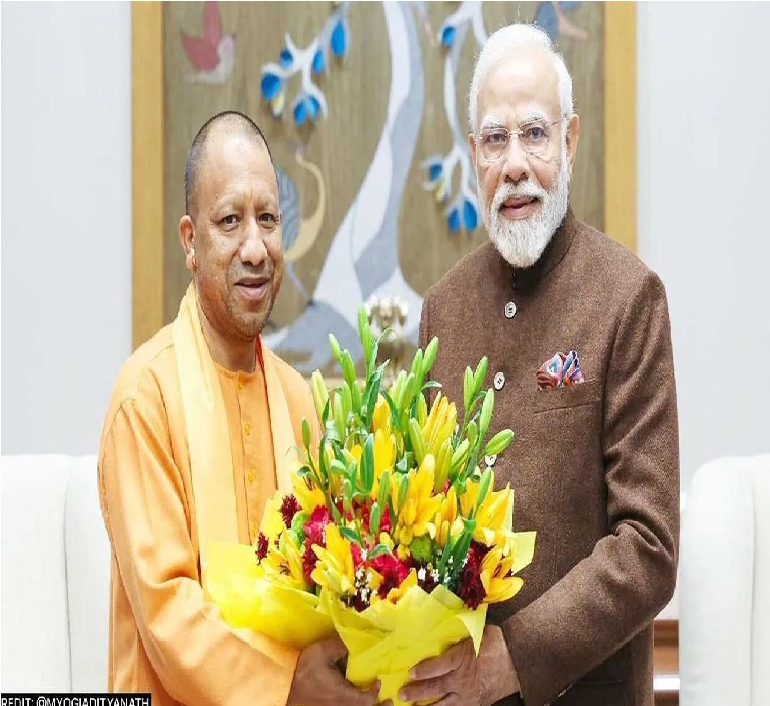 UP: CM ने त्योहारों पर सुरक्षा को लेकर किया मंथन: बोले- शोभायात्रा में न बजें अश्लील गाने, जहरीली शराब की बिक्री न हो