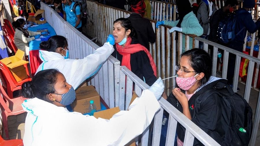 देश में कोरोना के 7189 नए मामले ओमिक्रॉन केस भी 400 के पार इन दो राज्यों में सबसे ज्यादा संक्रमित