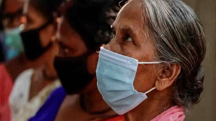 IIT कानपुर के वैज्ञानिक का दावा- अप्रैल तक ख़त्म हो जाएगी तीसरी लहर चुनावी रैलियों को लेकर दी चेतावनी