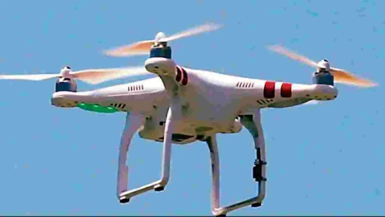 गुरदासपुर: BSF पोस्ट के पास फिर दिखा पाकिस्तानी ड्रोन, भारतीय जवानों ने फायरिंग करके दिया जवाब