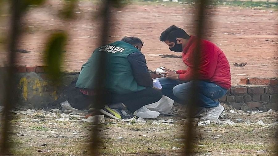 उत्तर प्रदेश से इस तरह जुडे़ हैं गाजीपुर-सीमापुरी IED केस में फरार संदिग्धों के तार ये है कनेक्शन