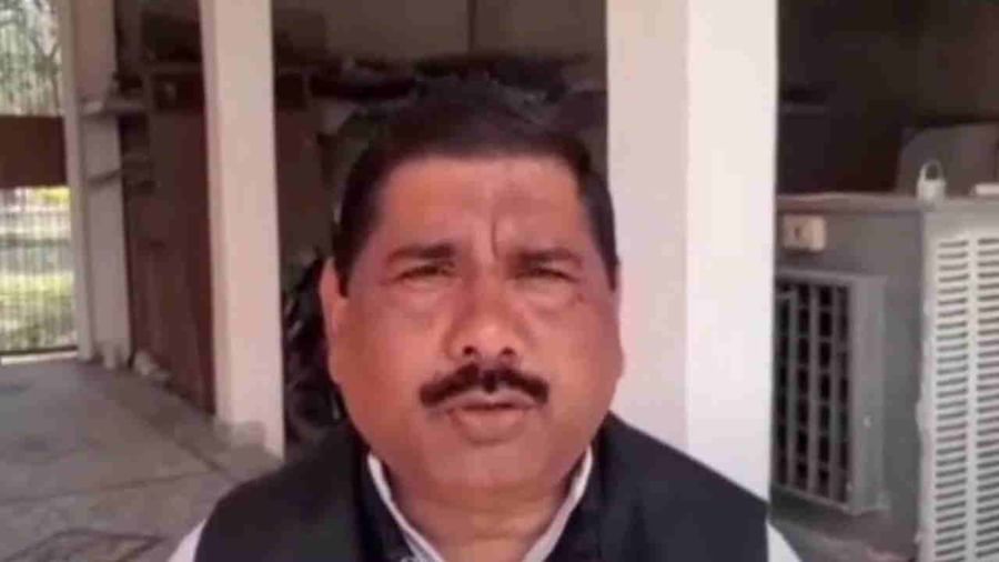 SP को लगा एक और झटका बिंदकी से टिकट नहीं मिलने पर धर्मपाल पटेल ने अपना दल को दिया समर्थन