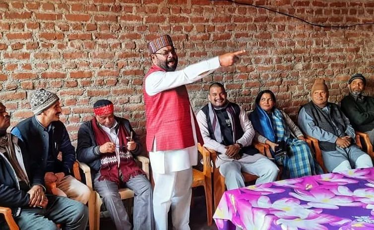 शाहाबाद के पूर्व नगर पालिका परिषद प्रत्याशी राजेन्द्र प्रसाद मिश्रा ने भाजपा प्रत्याशी रजनी तिवारी को समर्थन दिया....