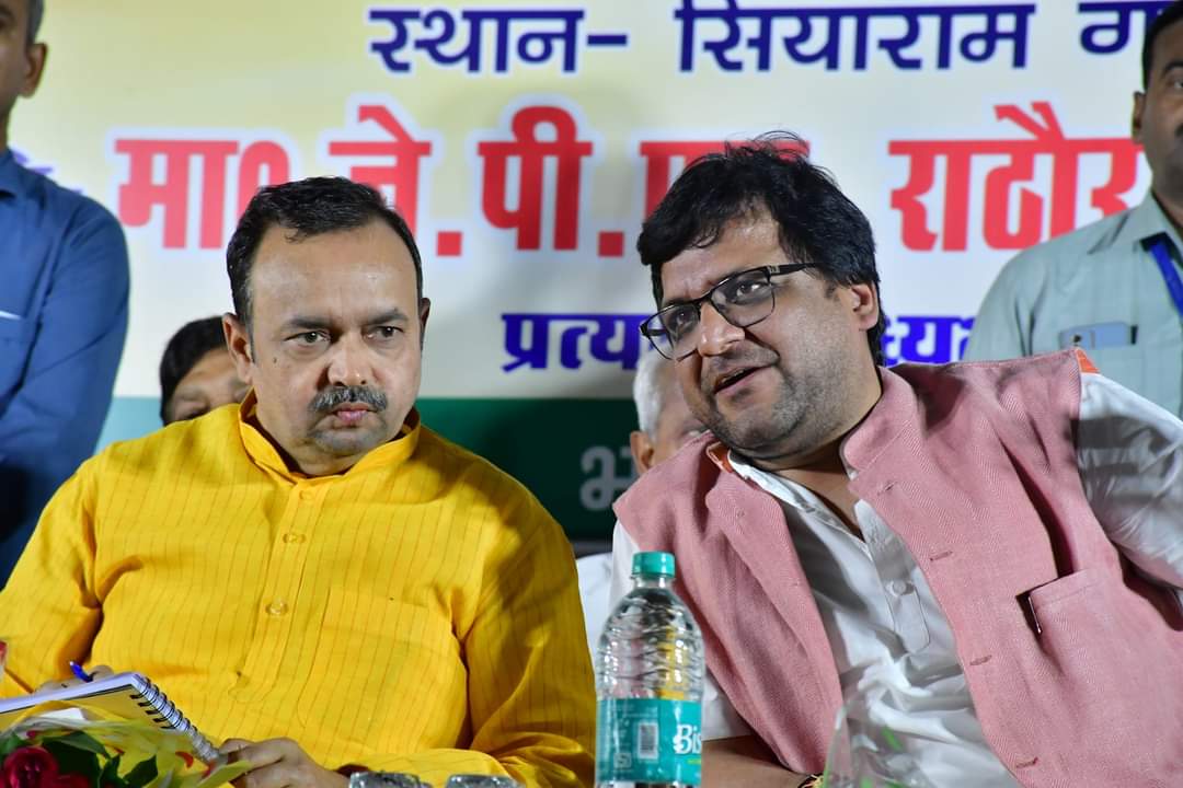 अपराधियों से किया इलू इलू तो दौड़ा कर मारेगी जनता , योगी के मंत्री का अखिलेश यादव को संदेश 