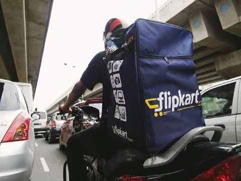 Flipkart का डिलीवरी बॉय ₹4 लाख के 61 गैजेट्स लेकर हुआ फरार