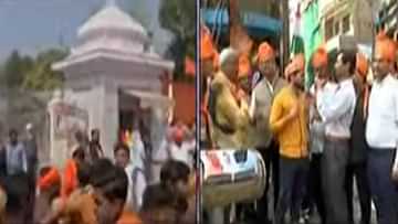 गोरखनाथ मंदिर में जश्न शुरू लगे नारे-योगी को बनाएंगे प्रधानमंत्री जानें ताजा अपडेट