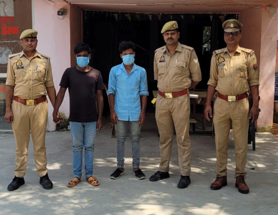 Hardoi - समुदाय विशेष के दो हैवान अपनी ही बहन से कर रहे थे दुष्कर्म , भाइयों की करतूत का वीडियो बनाकर बहन ने पुलिस को दिया तब गिरफ्तार किए गए दोनों हैवान