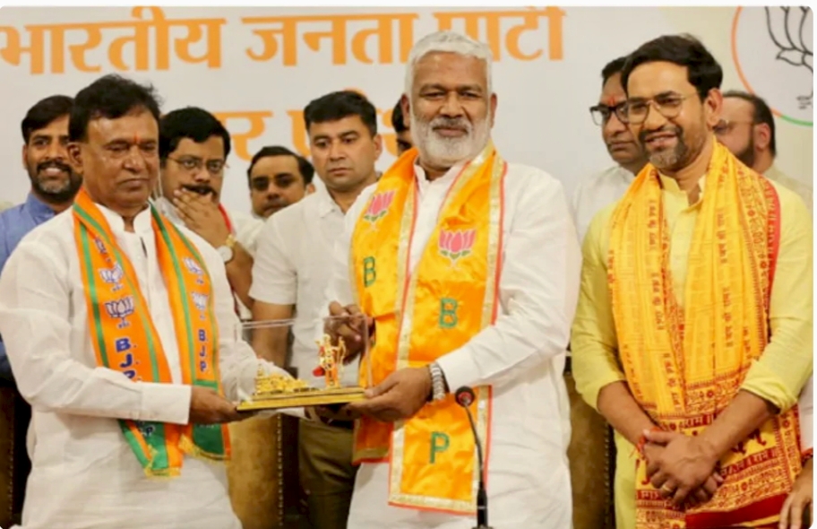 मुंबई का किंग कहे जाने वाले पूर्व एमएलए सुभाष पासी गिरफ्तार , यूपी सरकार के मंत्री की बहन के साथ लाखों की धोखाधड़ी करने के आरोप , सियासत गर्म