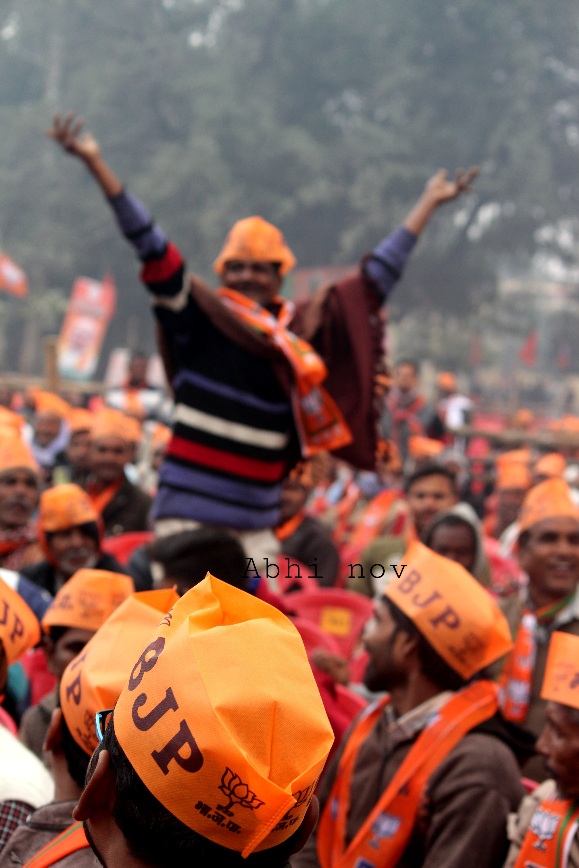 जब अमित शाह के मंच पर थिरके बीजेपी नेता , टूट गए सारे बैरिकेडिंग