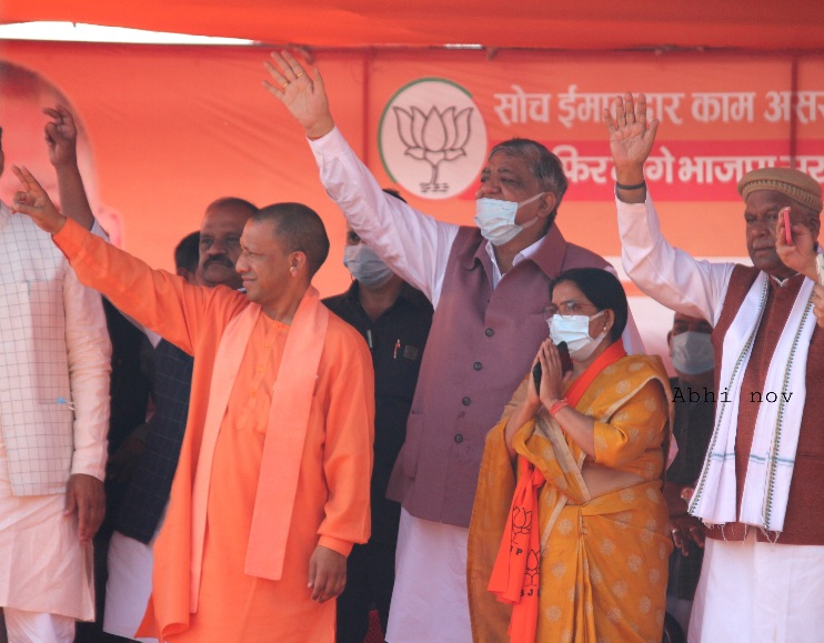 जिस साइकिल पर बांध कर बम दगाये जाते थे उस साइकिल को पंक्चर कर देना , हरदोई के शाहाबाद में बोले सीएम योगी 