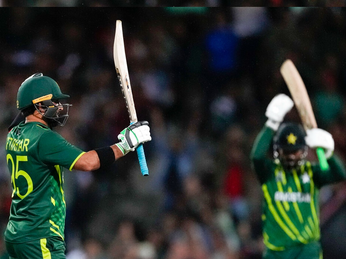 पाकिस्तान के लिए फिर संकटमोचन बनकर आया 5वें नंबर का बल्लेबाज