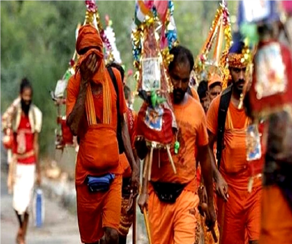 UP: शाहजहांपुर में इस बार पुलिस की सुरक्षा में चलेंगे कांवड़ यात्री, ड्रोन कैमरों से भी होगी निगरानी
