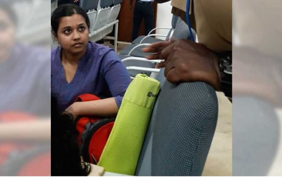  भाजपा नेता के सामने छात्रा ने लगाए BJP व‍िरोधी नारे पुल‍िस ने किया अरेस्‍ट अब मिलेंगे 2 लाख रुपये