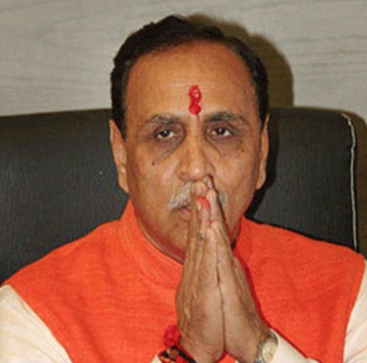 गुजरात के सीएम ने दिया इस्तीफा