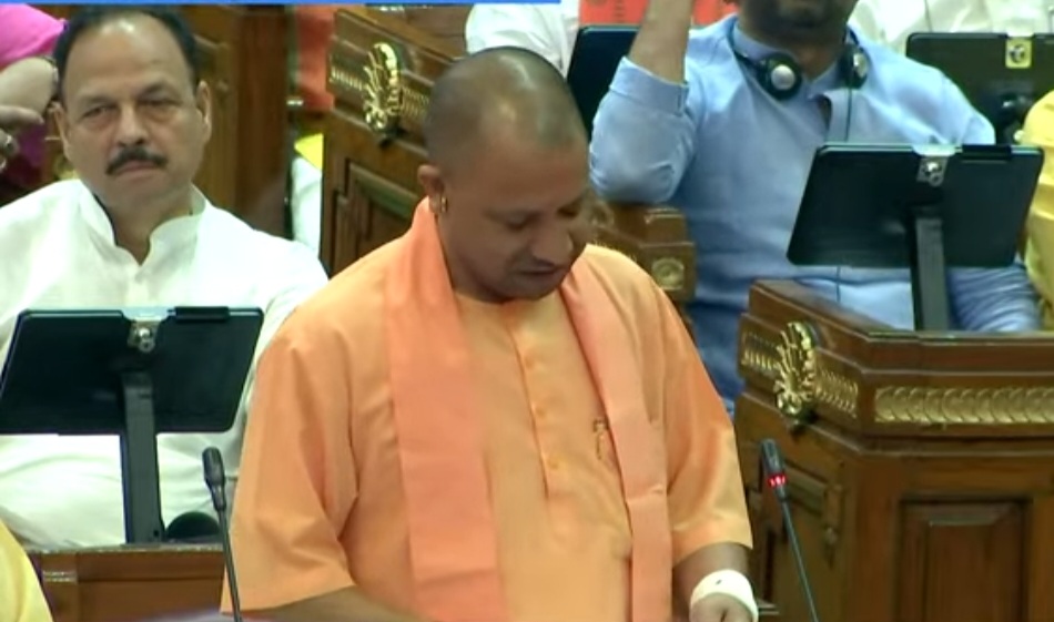 यूपी विधानसभा में सीएम योगी लाइव 