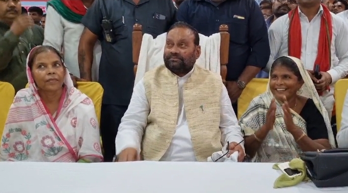 हिंदू शब्द के अर्थ ही बदल दिए अबकी स्वामी प्रसाद मौर्या ने , सरकार को जमकर कोसा , दिखाए गए काले झंडे