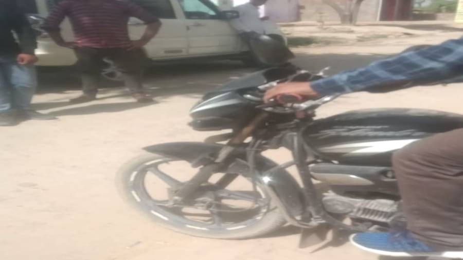 औरैया में सपा नेता की गुंडई मारपीट का लगा आरोप पुलिस ने दोनों पक्षों के बीच कराया समझौता