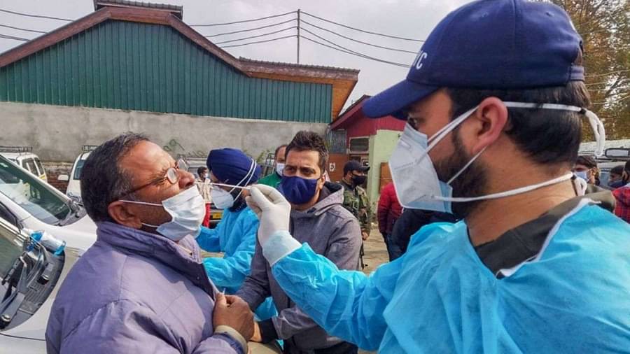 योगी सरकार का फैसला! विदेश से आने वाले यात्रियों की RT-PCR जांच अनिवार्य और जीनोम सीक्वेंसिंग भी की जाएगी 16 करोड़ टीकाकरण करने वाला पहला राज्‍य बना यूपी