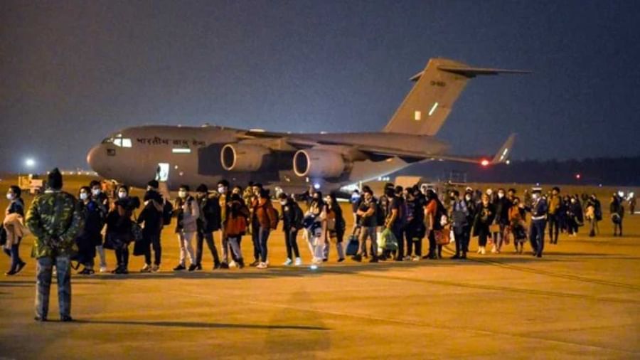 यूक्रेन से भारतीयों की सुरक्षित वापसी जारी 628 नागरिक को लेकर हिंडन एयरबस पर उतरा विमान
