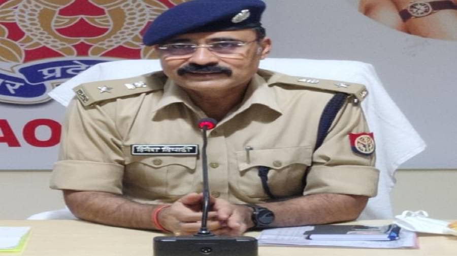 पुलिस के रिश्वत मांगने से परेशान युवक ने एसपी ऑफिस के बाहर की आत्मदाह की कोशिश दरोगा सस्पेंड