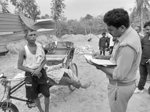 उन्नाव में शराबी पति ने की पत्नी की हत्या शव ठिकाने लगाने को रिक्शे पर लादकर जा रहा था गिरफ्तार