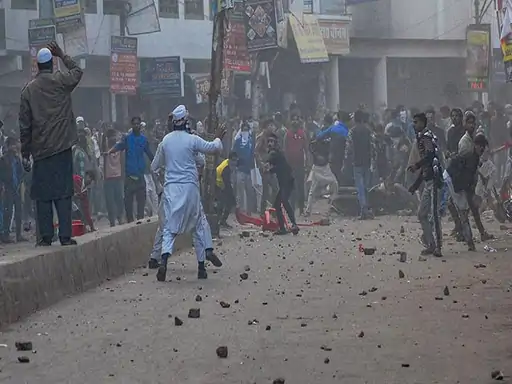 कानपुर हिंसा पर सपा विधायकों ने अखिलेश को सौंपी रिपोर्ट