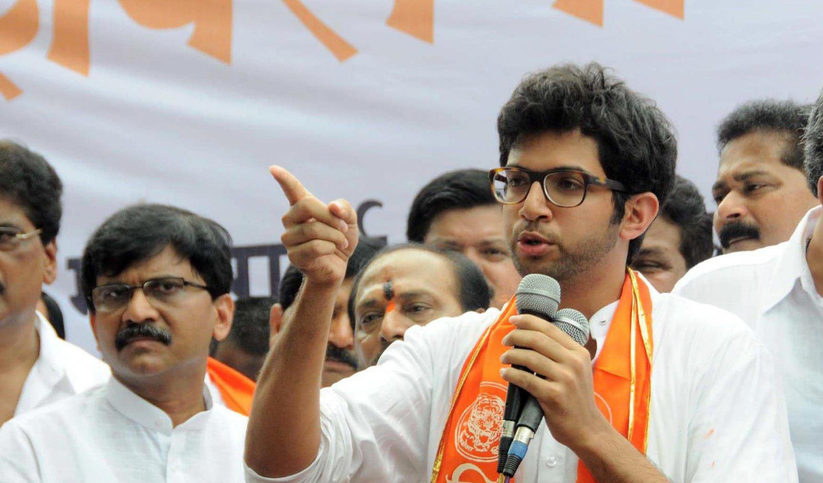 आदित्य ठाकरे ने महाराष्ट्र की सरकार को बताया गद्दारों की सरकार कहा- जल्द गिर जाएगी