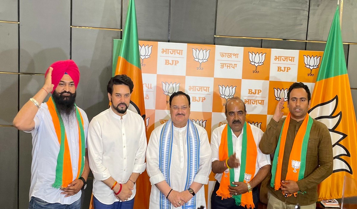 हिमाचल में आम आदमी पार्टी को बड़ा झटका प्रदेश अध्यक्ष अनूप केसरी सहित कई बड़े नेता भाजपा में शामिल