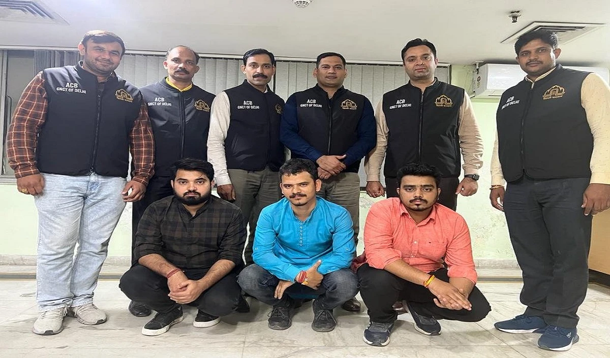 दिल्ली: चुनाव से पूर्व आप पार्टी के विधायक का रिश्तेदार और पीए गिरफ्तार, एसीबी ने टिकट की खरीद फरोख्त को लेकर की कार्रवाई