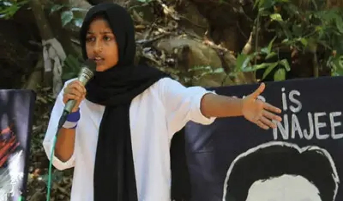 कौन है आफरीन फातिमा? घर पर चला बुलडोजर