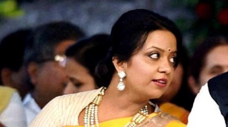 महाराष्‍ट्र: डिप्‍टी सीएम की पत्‍नी को Y+ सिक्‍योरिटी, देवेंद्र फड़णवीस बोले- अमृता ने नहीं की थी मांग