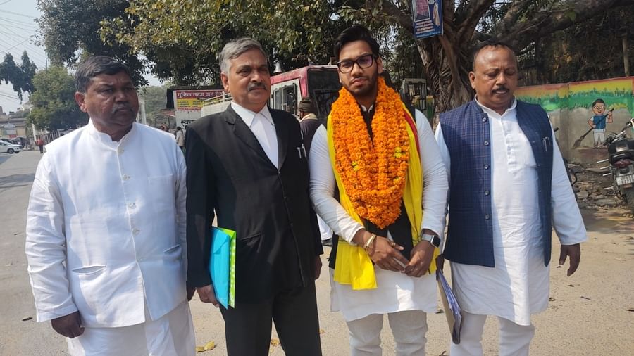  सपा ने सैदपुर सीट से सुभाष पासी के खिलाफ अंकित भारती को बनाया उम्मीदवार क्रिकेट पिच पर लगा चुके हैं चौके-छक्के