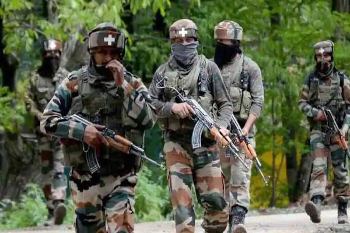 नई दिल्ली:जम्मू-कश्मीर के बडगाम में सुरक्षाबलों ने 2 आतंकियों को मार गिराया, 2 नागरिक भी घायल