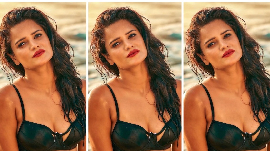 Archana Gautam ने फोटोशूट के लिए पार की हदें