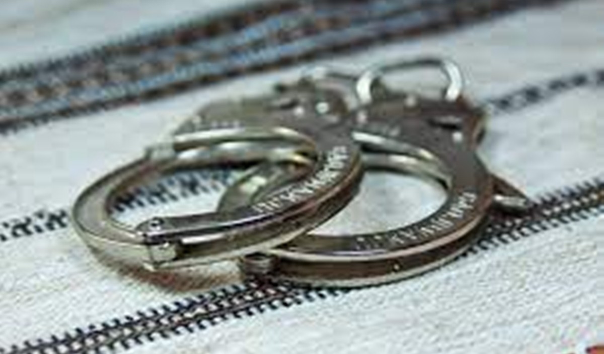 अवैध वसूली करने के आरोप में पत्रकार गिरफ्तार