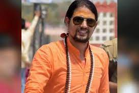 अशोक चोटिया के आनंद गिरि बनने की कहानी 12 साल की उम्र में छोड़ दिया था घर