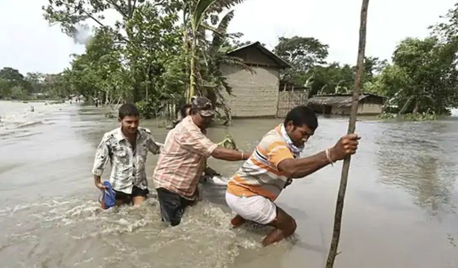 Assam: बाढ़ की स्थिति गंभीर, भारी बारिश का अनुमान