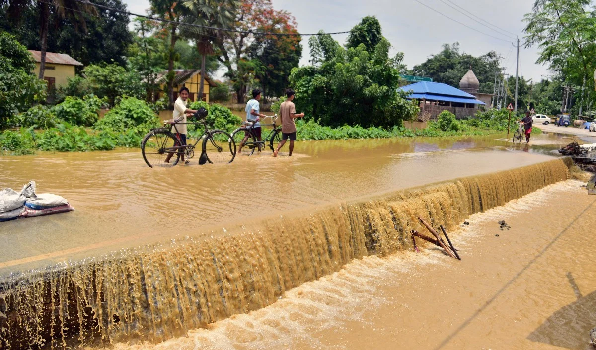 असम में बाढ़ की स्थिति में सुधार दो और लोगों की मौत 5.8 लाख लोग अब भी प्रभावित