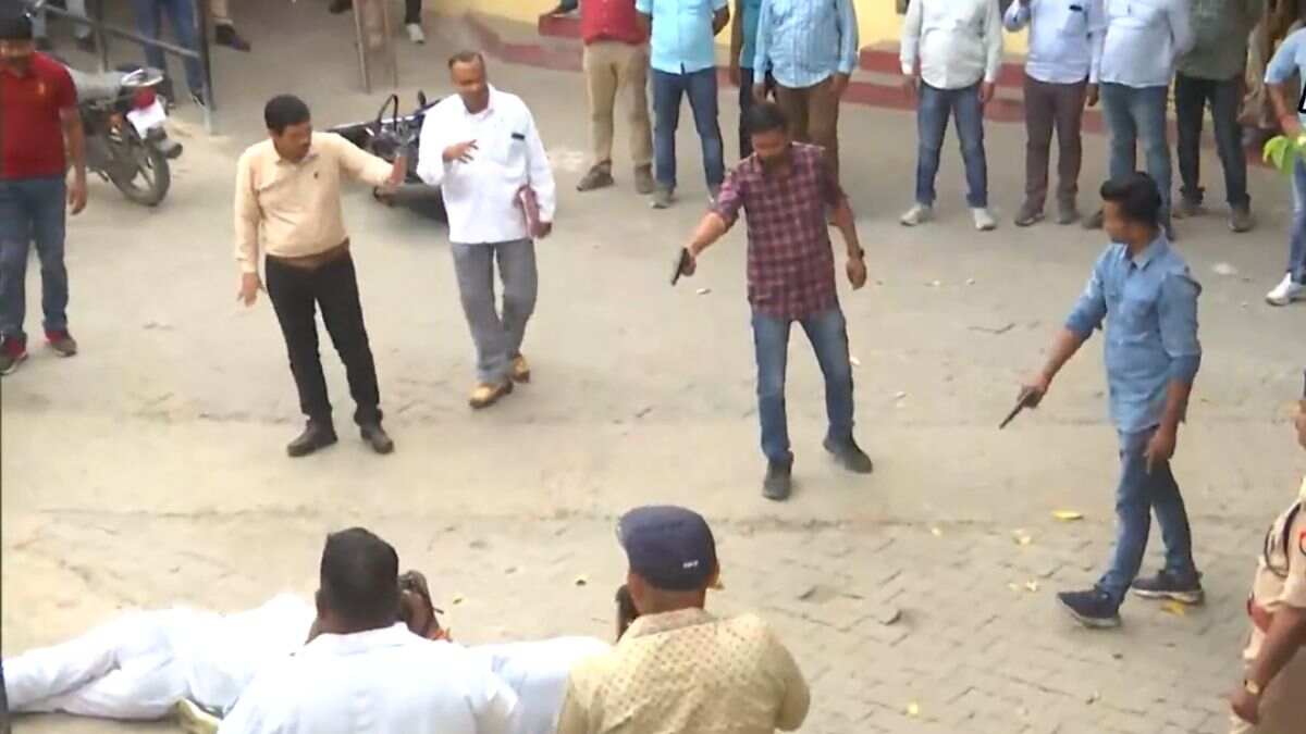 Atiq Ahmed shootout: न्यायिक आयोग की टीम ने काल्विन अस्पताल का दौरा किया, रीक्रिएट किया क्राइम सीन