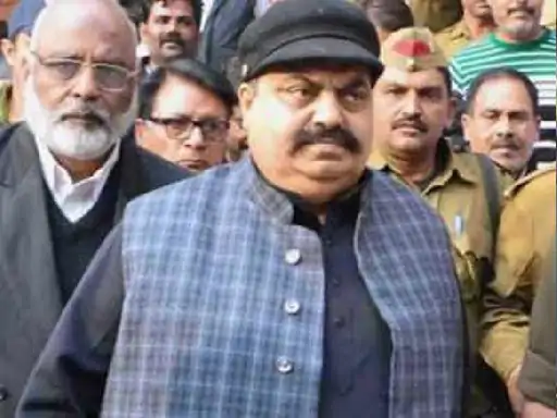 माफिया अतीक अहमद के खिलाफ एक और केस दर्ज मकान की ढहाई गई बाउंड्री दोबारा बनवाने पर PDA ने दर्ज कराई रिपोर्ट