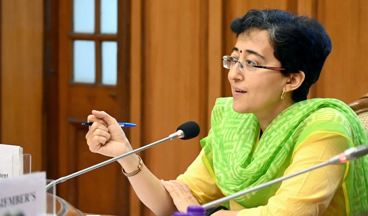 केजरीवाल की सरकार को गिराना चाहती है भाजपा