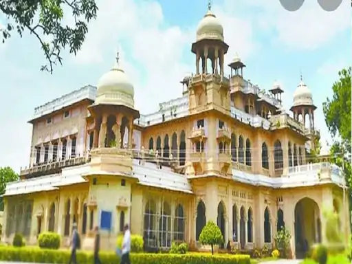 इलाहाबाद विश्वविद्यालय के 3 छात्र निलंबित पीड़ित ने थाने में दर्ज कराया केस